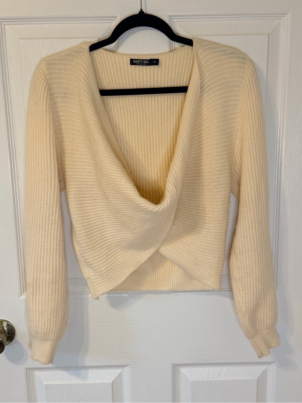 Nasty Gal Cream Twist-Front Ribbed Cropped Sweater M